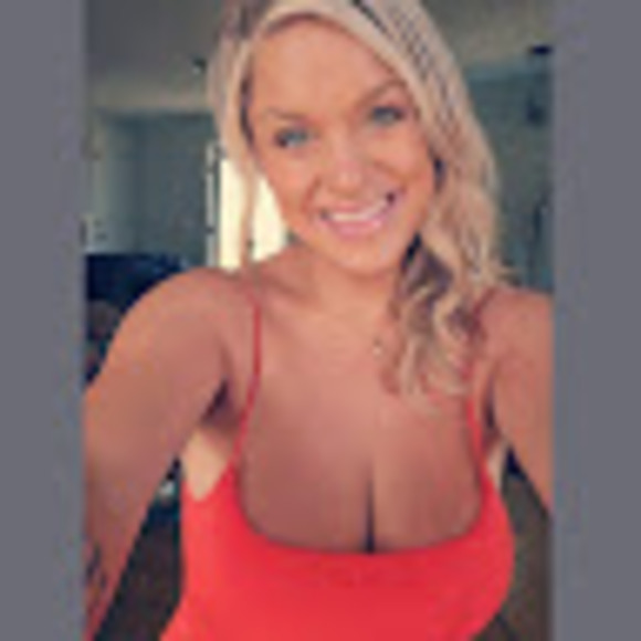 Meet your Posher, Tabitha - Picture 1 of 1